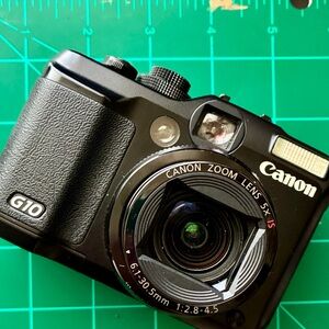 Canon G10 Black Digital Camera with Zoom Lens
